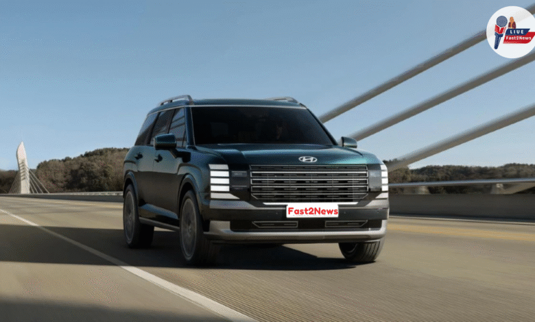 Hyundai Palisade Hybrid ki luxury SUV bridge par high speed mein — Fast2News ke branding ke saath