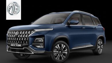 MG Hector Plus price और इसके 2025-26 फेसलिफ्ट मॉडल के शानदार एक्सटीरियर को दर्शाता एक हाई-रेजोल्यूशन स्टूडियो शॉट।